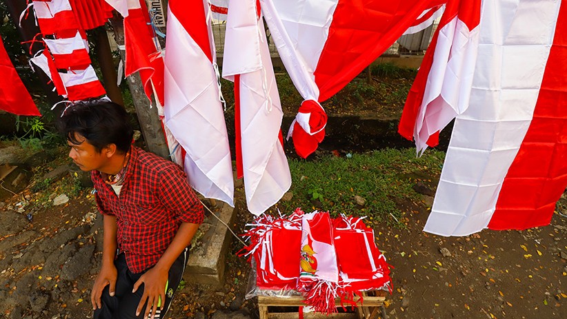Imbas Pandemi, Pedagang Bendera Merah Putih Sepi Pembeli - Bagian 3