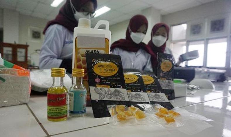 Mahasiswa Farmasi UMP Ciptakan Permen Anticorona Berbahan Baku Alami, Ini Khasiatnya