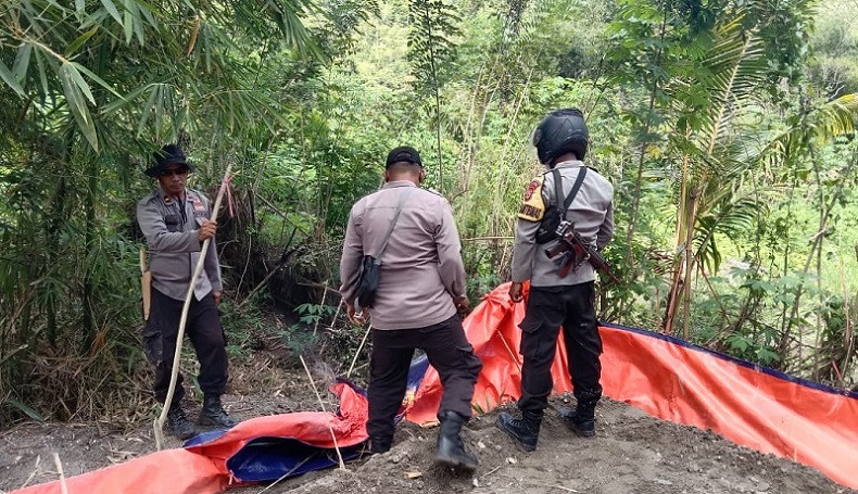 Polisi Temukan 10 Bak Rendaman Emas Liar di Gunung Botak, Pelaku Lari