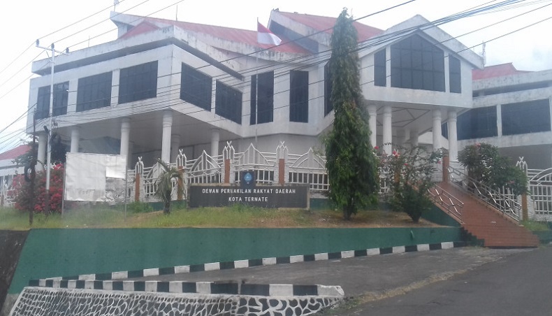 Orang Tua di Ternate Jangan Takut Lapor Oknum Guru Jual Buku