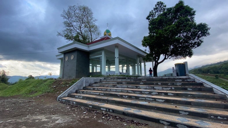 Dirut Bank Sulselbar: CSR Bantuan Masjid di Lahan Wakaf Nurdin Abdullah Sesuai Prosedur