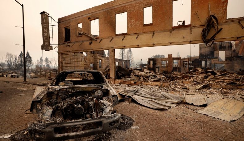 Dahsyatnya Kebakaran Hutan di California, Api Lumat Kota Bersejarah Greenville