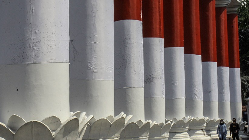 Penampakan Pilar Gerbang Sembilan Kota Bogor Dibalut Kain Merah Putih - Bagian 2