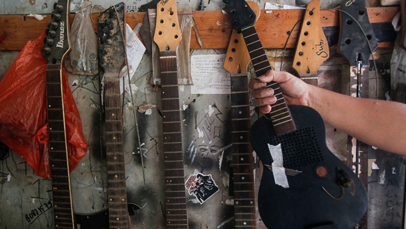 Industri Rumahan Ini Produksi Gitar, Dijual Rp200.000 hingga Rp1 Juta - Bagian 4