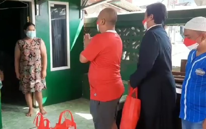 Sambut HUT ke-76 RI, Komunitas Lintas Agama di Banjar Bagikan Bingkisan Persaudaraan