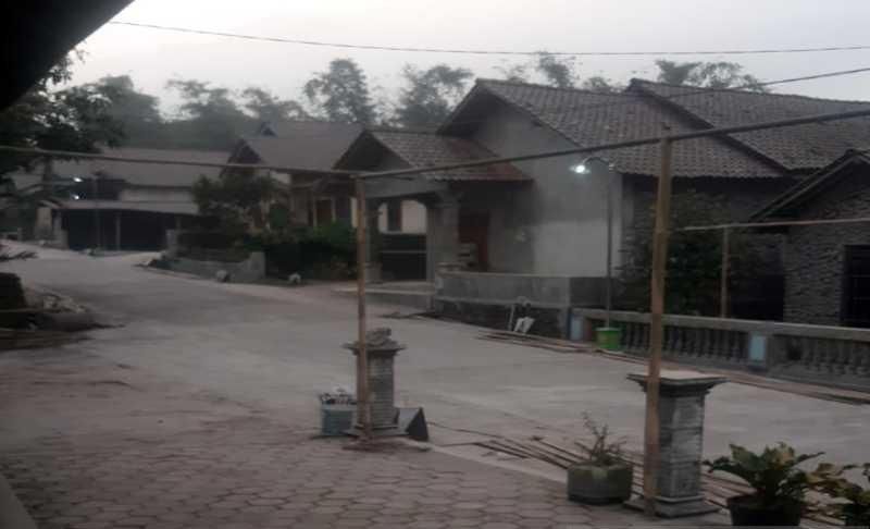 Hujan Abu Gunung Merapi Guyur 11 Desa di Boyolali dan Magelang