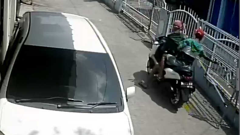 Aksi Maling Jemuran di Kota Medan Terekam Kamera CCTV