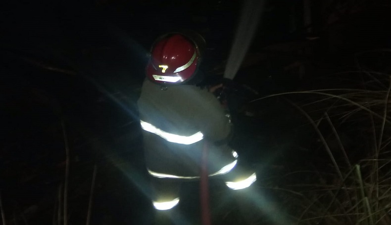 Diduga Korsleting Listrik, Pabrik Cobek Batu di Sukabumi Ludes Terbakar