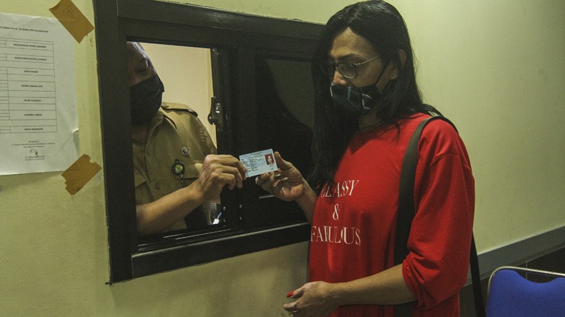 Potret Transgender Rekam E-KTP di Disdukcapil Kota Depok - Bagian 1