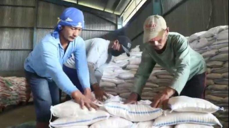 Terdampak Pandemi, Pegawai Non ASN di Solo Dapat Paket Beras 