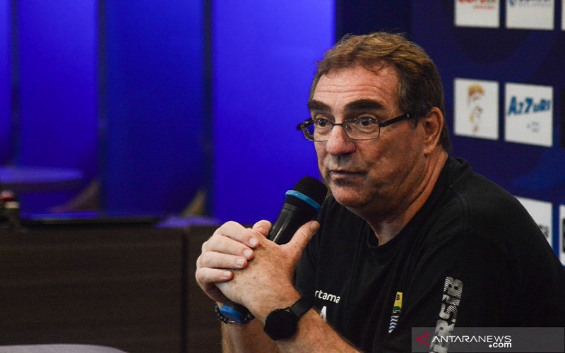 Liga 1 2021, Pelatih Robert Alberts Imbau Bobotoh Dukung Persib Bandung dari Rumah