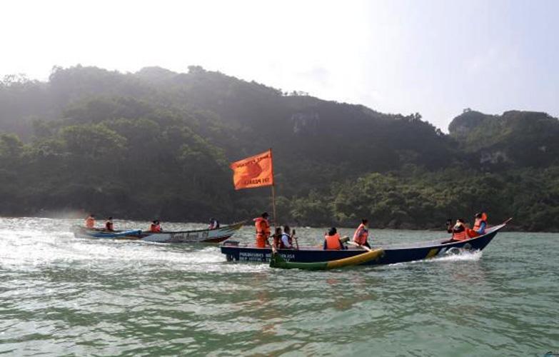 Asyiknya Menyusuri Pantai Pedalen Kebumen, Alamnya Indah dan Menakjubkan