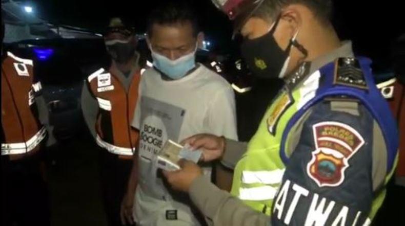 Belasan Mobil Travel Gelap Terjaring Razia Aparat Gabungan di Brebes 