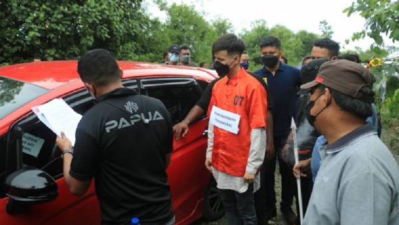 Rekonstruksi Pembunuhan Pengusaha Emas, Korban Dianiaya Selingkuhan Istri Pakai Pisau