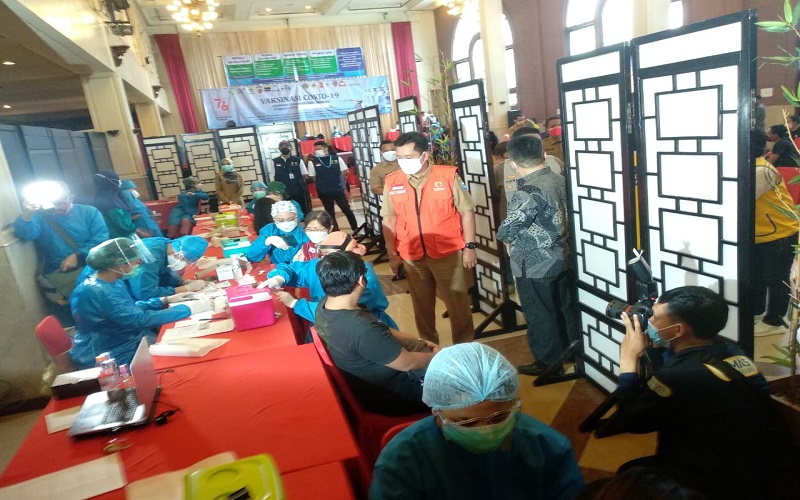 Pemkot Bandung Dukung Pekerja Tempat Hiburan Malam Divaksin Covid-19