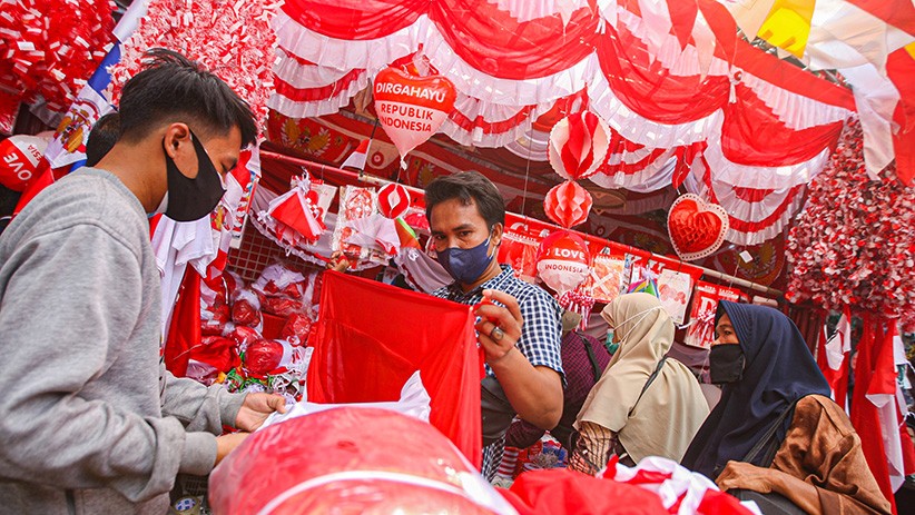 Jelang Hut Ke 76 Ri Pedagang Bendera Merah Putih Banjiri Pasar Jatinegara