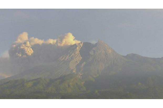  Tepat 1 Suro Merapi Bergolak, Luncurkan Awan Panas hingga 3 Km