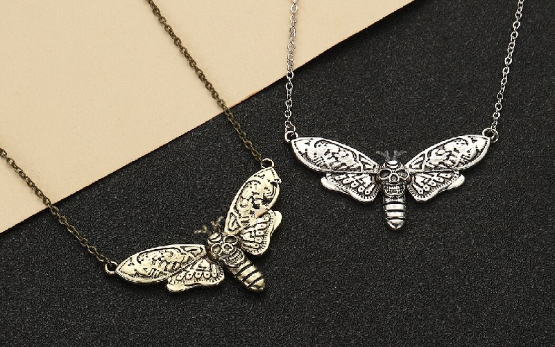 Wanita Ini Beli Liontin secara Online, Isinya Horor, Ada Rambut dan Abu Jenazah Manusia