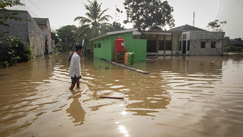 Sungai Cimanceuri Meluap, Perumahan di Tigaraksa Tangerang Banjir hingga 1 Meter - Bagian 2