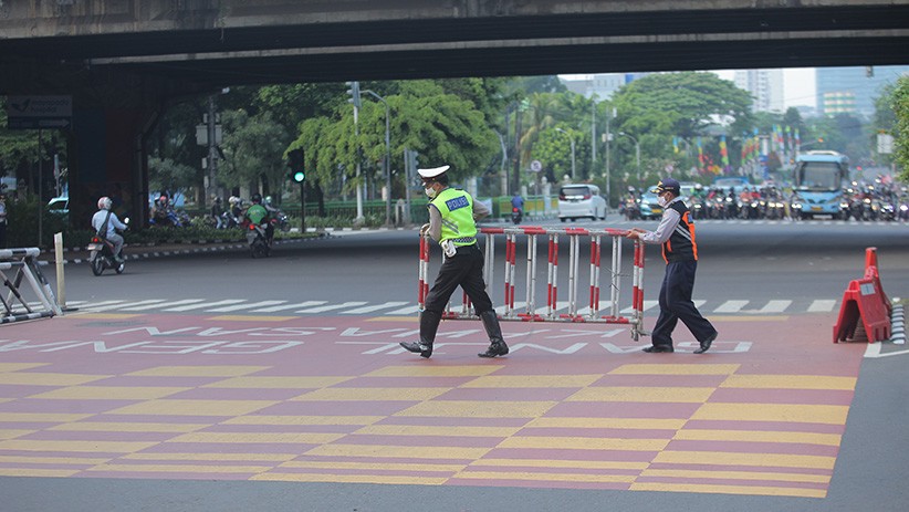 Polda Metro Jaya Hapus 100 Titik Penyekatan, Diganti Kebijakan Ganjil Genap - Bagian 1