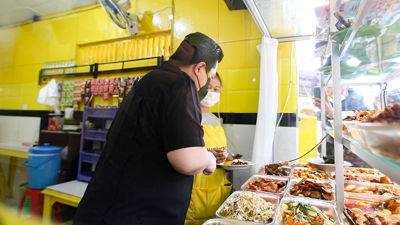 Menteri BUMN Erick Thohir Makan Siang di Warteg - Bagian 3