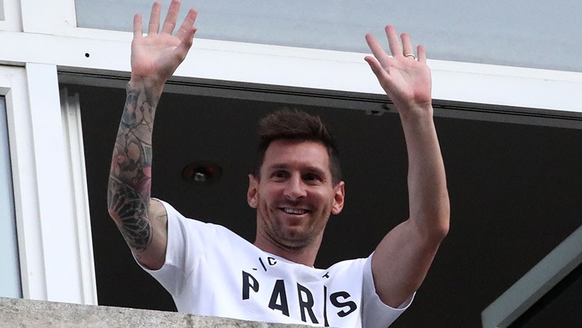 Momen Lionel Messi dan Keluarga Menyapa Suporter PSG - Bagian 3