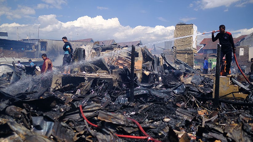 Kebakaran akibat Ledakan Kompor di Makassar, Ratusan Rumah Ludes Dilalap Api - Bagian 1