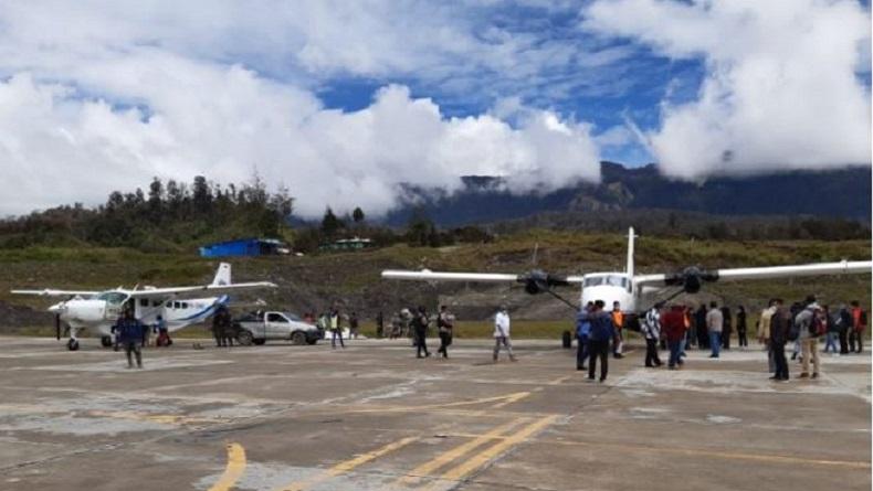 title Akses Keluar Masuk lewat Jalur Udara ke Puncak Papua Ditutup hingga 22 Agustus Akses Keluar Masuk lewat Jalur Udara ke Puncak Papua Ditutup hingga 22 Agustus