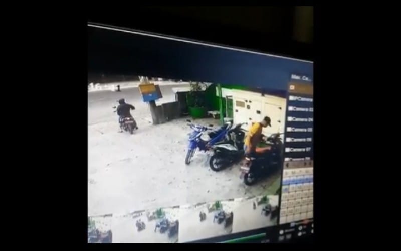 Mukanya Terekam CCTV, Pelaku Curanmor Depan Restoran di Palembang Ditembak 