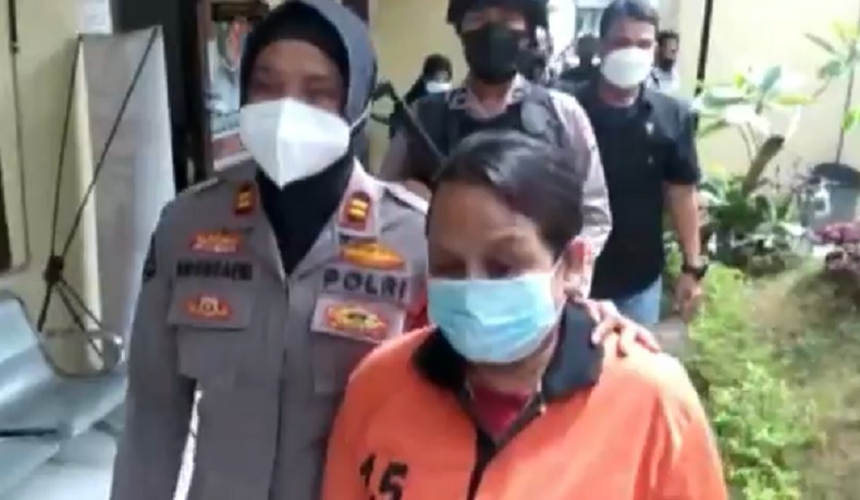 title Saat PPKM Level 4, Ibu di Mataram Malah Sediakan Tempat Berjudi dan Jual Togel Saat PPKM Level 4, Ibu di Mataram Malah Sediakan Tempat Berjudi dan Jual Togel