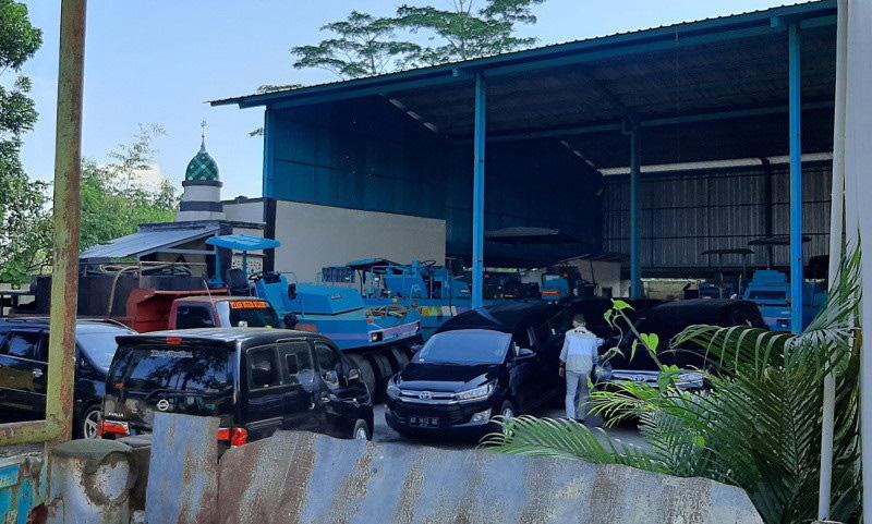 title Datangi Pabrik Pengolahan Aspal di Purbalingga, KPK Periksa Dokumen dan Komputer Datangi Pabrik Pengolahan Aspal di Purbalingga, KPK Periksa Dokumen dan Komputer
