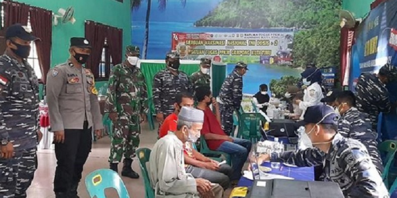 TNI AL Vaksinasi 2.000 Warga Pesisir Sabang 