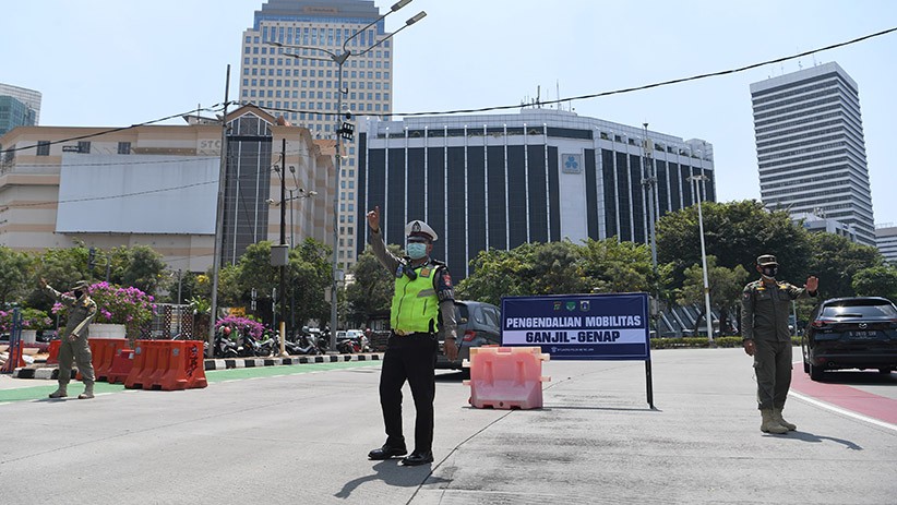 Suasana Penerapan Ganjil Genap saat PPKM Level 4 di Jakarta - Bagian 3