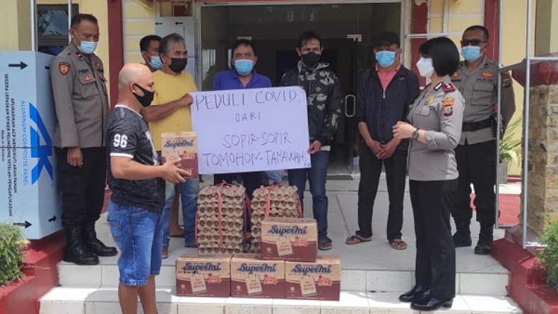 Mantap, Perkumpulan Sopir di Kota Tomohon Salurkan Bansos ke Warga 