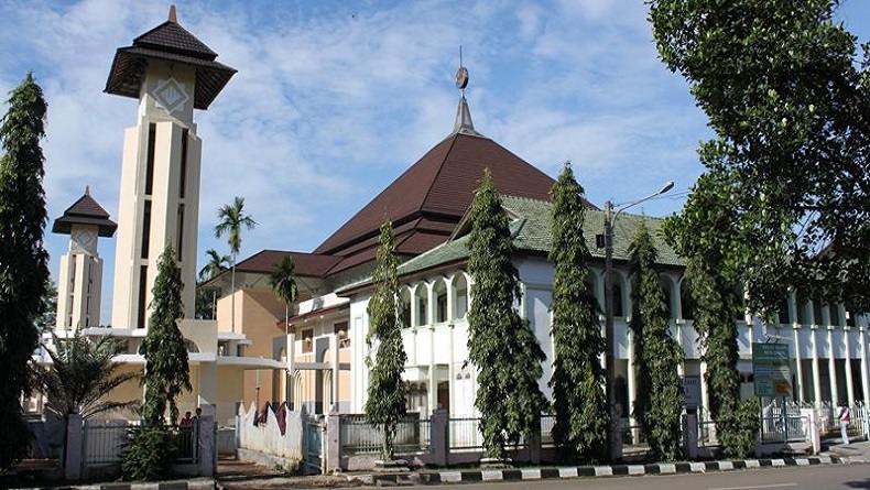 Masjid Agung Cimahi Kembali Buka, Jemaah Wajib Patuhi Prokes Ketat
