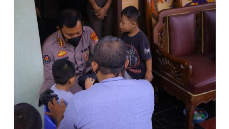 title Polda Lampung Berbagi Kasih dengan Anak Panti Asuhan yang Terdampak Pandemi Covid-19 Polda Lampung Berbagi Kasih dengan Anak Panti Asuhan yang Terdampak Pandemi Covid-19