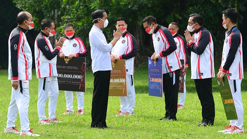 Presiden Jokowi Serahkan Bonus Miliaran Rupiah untuk Peraih Medali Olimpiade Tokyo - Bagian 2