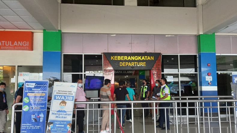 title Penumpang Pesawat di Bandara Sam Ratulangi Manado Wajib Tunjukkan Sertifikat Vaksin Penumpang Pesawat di Bandara Sam Ratulangi Manado Wajib Tunjukkan Sertifikat Vaksin