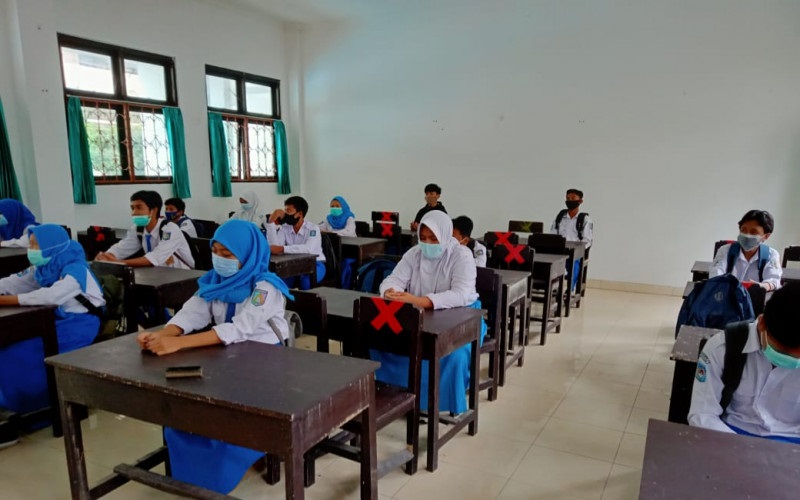 title Minta Disdik Siapkan Skenario PTM, Wali Kota Mataram: Jangan Sampai Buka-Tutup Minta Disdik Siapkan Skenario PTM, Wali Kota Mataram: Jangan Sampai Buka-Tutup