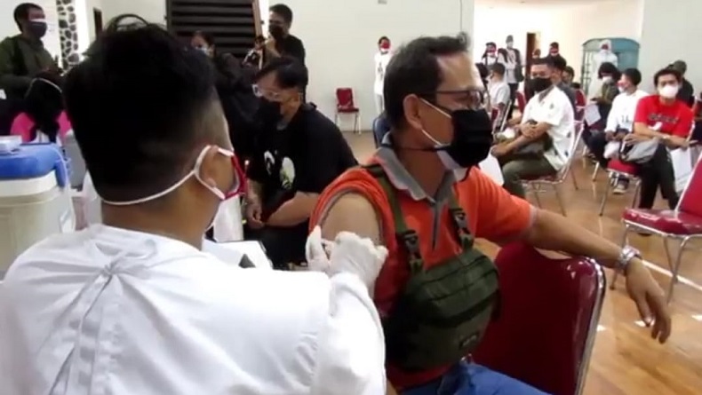 Jabar Kebut Vaksinasi di 5 Daerah Penyumbang Kematian akibat Covid-19 Tertinggi 