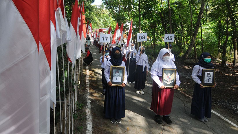 Tanam Jiwa Nasionalisme, Siswa Klaten Ikuti Kirab 76 Bendera Merah Putih - Bagian 3
