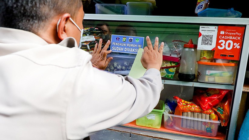 Penghuni Sudah Vaksin Covid-19, Rumah Warga Sunter Agung Ditempel Stiker - Bagian 2
