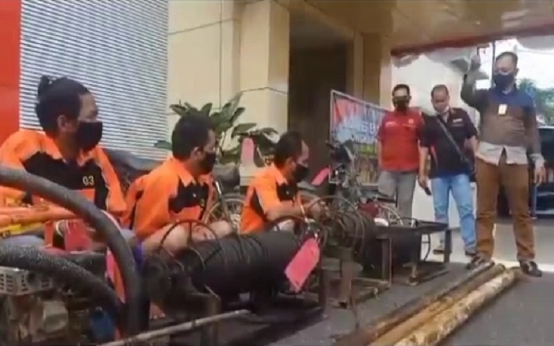 Polisi Tangkap 3 Penambang Minyak Ilegal di Musi Banyuasin, Pemodal Masih Dikejar