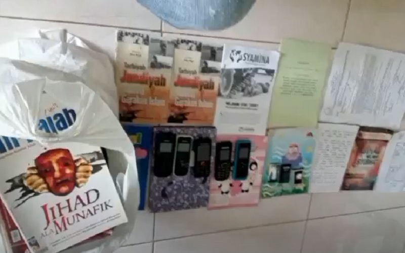 Rumah Terduga Teroris di Bandarlampung Digeledah, Polisi Temukan Buku-Buku Jihad
