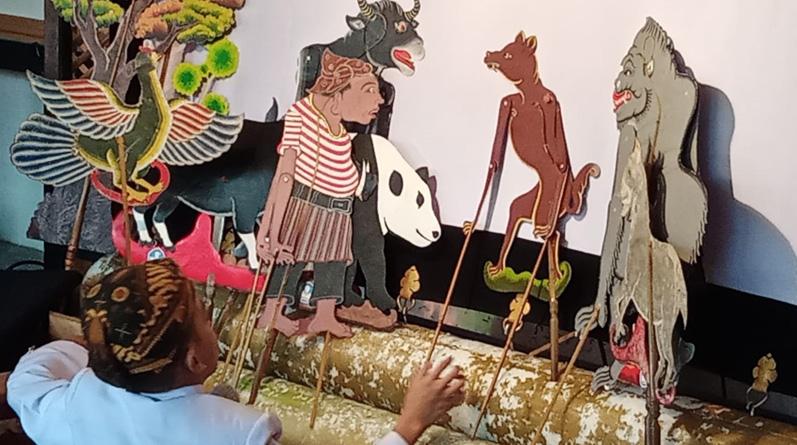 title Keren, Wayang Kancil Antre Vaksin yang Dimainkan Dalang Cilik Ini Bikin Kagum Unicef Keren, Wayang Kancil Antre Vaksin yang Dimainkan Dalang Cilik Ini Bikin Kagum Unicef
