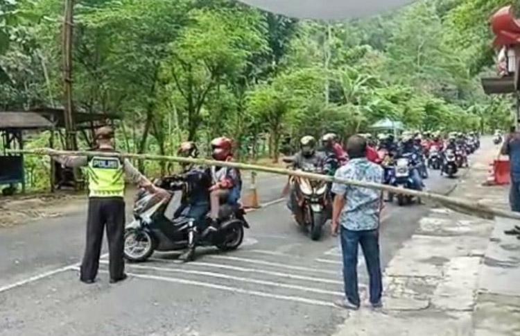 Hendak Berwisata Di Gunungkidul, Ribuan Calon Wisatawan Diputarbalik