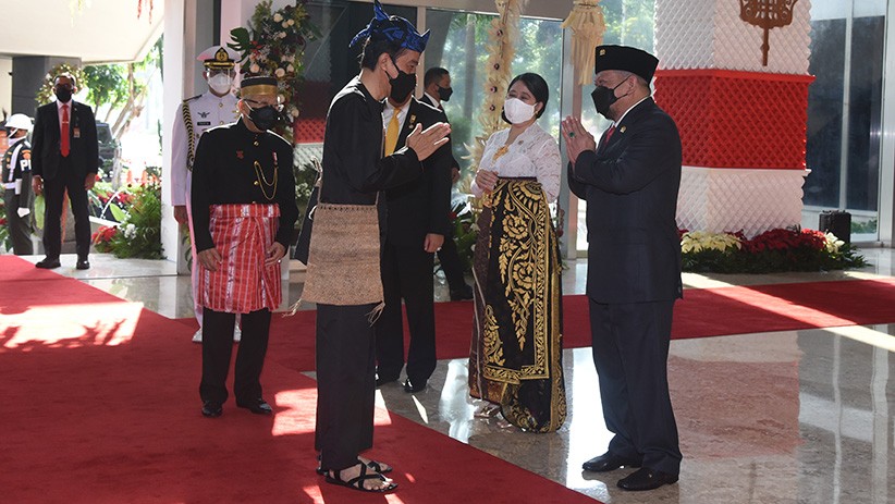 Foto Foto Presiden Jokowi Pakai Baju Adat Suku Badui Hadiri Sidang