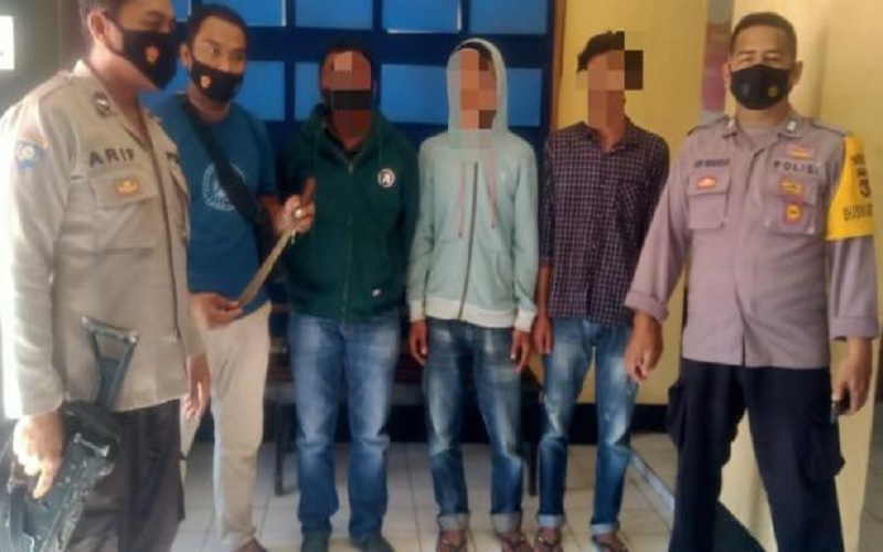 title Ancam Nakes di Rumah Sakit Pakai Belati, Tiga Keluarga Pasien Ditangkap Polisi Ancam Nakes di Rumah Sakit Pakai Belati, Tiga Keluarga Pasien Ditangkap Polisi