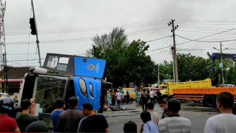 Kecelakaan Damri Kontra Truk Colt Diesel di Medan, Lalu Lintas Macet Panjang