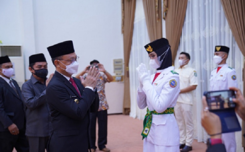 Kukuhkan 32 Anggota Paskibraka, Wali Kota Pontianak Ingatkan Nasionalisme dan Patriotisme